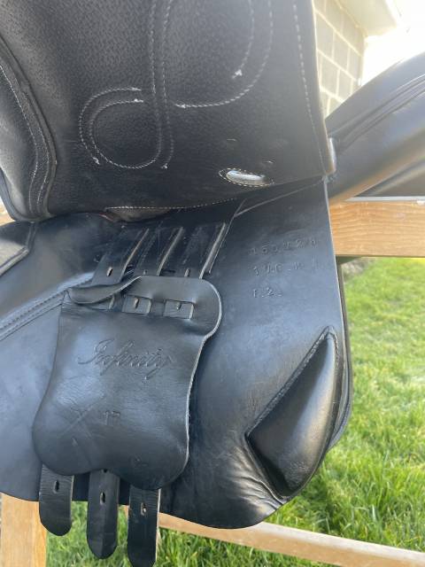 Sella da salto ostacoli Time Rider  17" - 2018