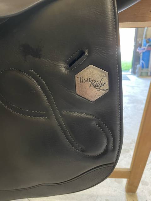 Sella da salto ostacoli Time Rider  17" - 2018