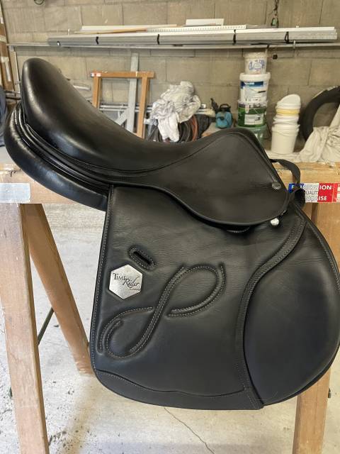 Sella da salto ostacoli Time Rider  17" - 2018