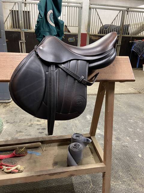 Sella da salto ostacoli Forestier  17.5" - 2023