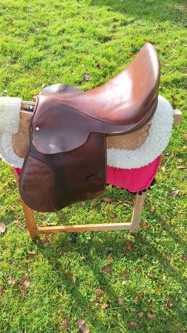 Sella da dressage   17" - 2020