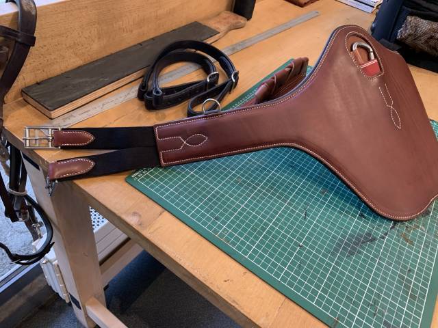 Sella da salto ostacoli Meyer Selle unique, pas de modèle  17" - 2024