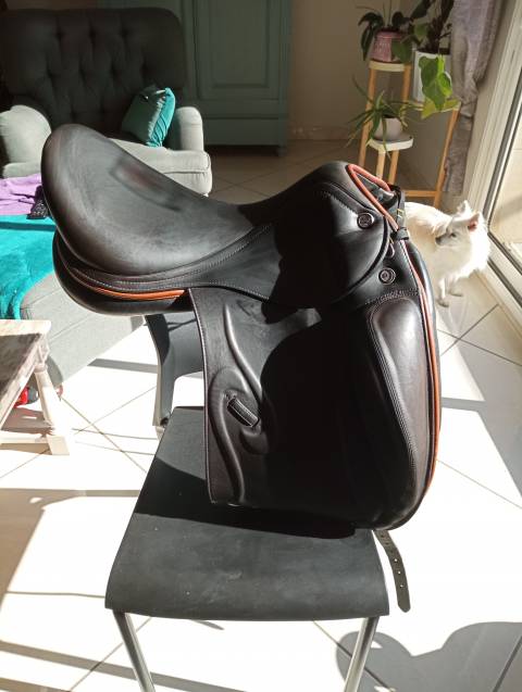 Sella da dressage Prestige Italia  18" - 2016