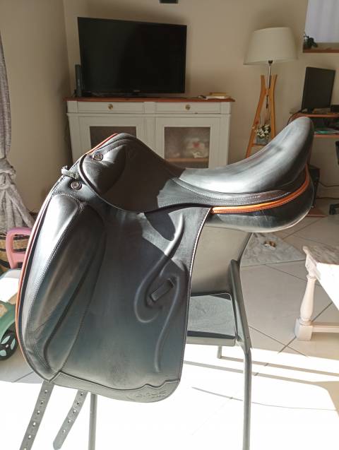 Sella da dressage Prestige Italia  18" - 2016