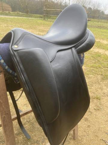 Sella da dressage Aulion  17.5" - 2023
