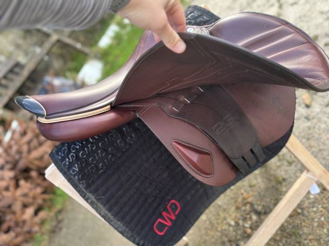 Sella da salto ostacoli CWD SE28 17.5" - 2022