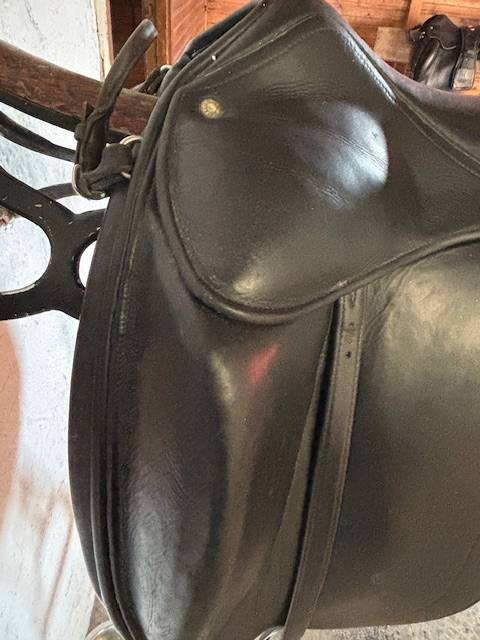 Sella da dressage Childeric  18" - 2018