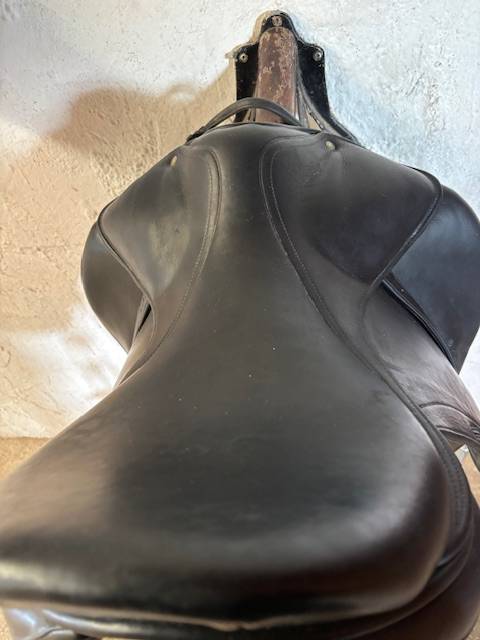 Sella da dressage Childeric  18" - 2018
