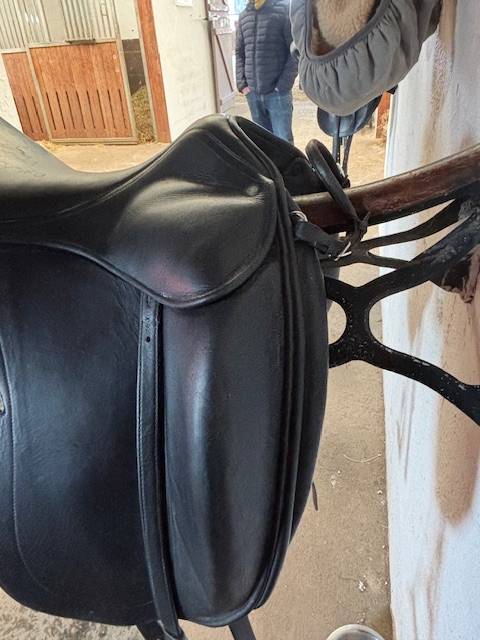 Sella da dressage Childeric  18" - 2018