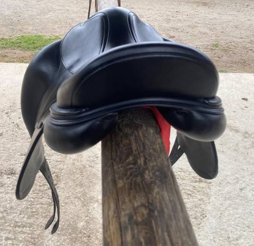 Sella da dressage Equipe  17.5" - 2023