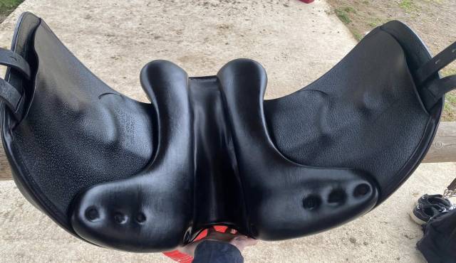 Sella da dressage Equipe  17.5" - 2023