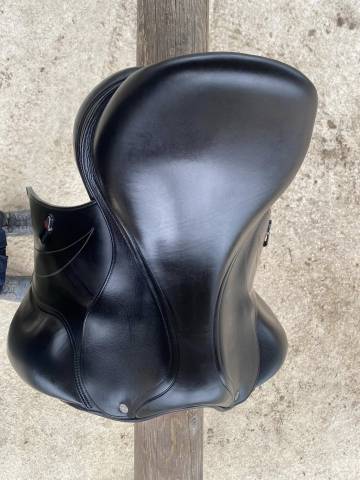 Sella da dressage Equipe  17.5" - 2023