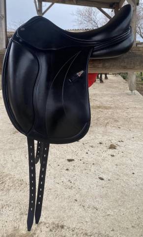 Sella da dressage Equipe  17.5" - 2023