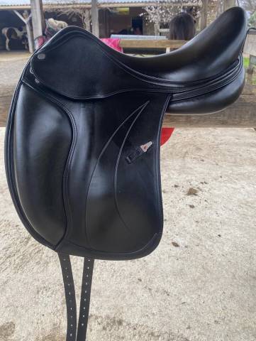 Sella da dressage Equipe  17.5" - 2023