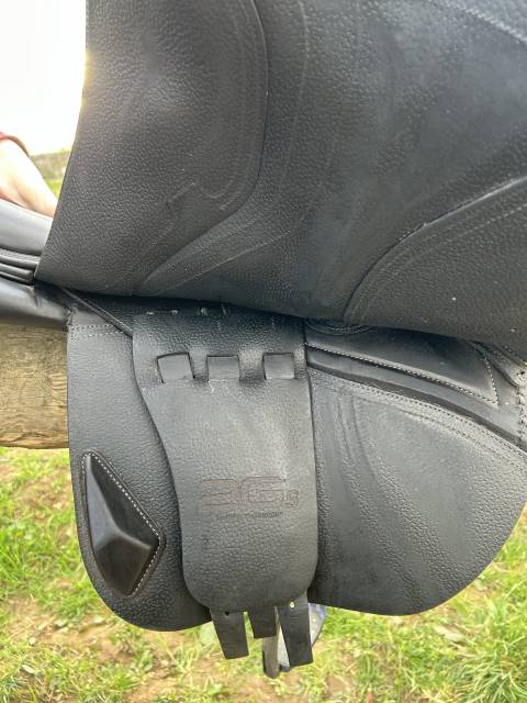 Sella da salto ostacoli CWD  17.5" - 2019