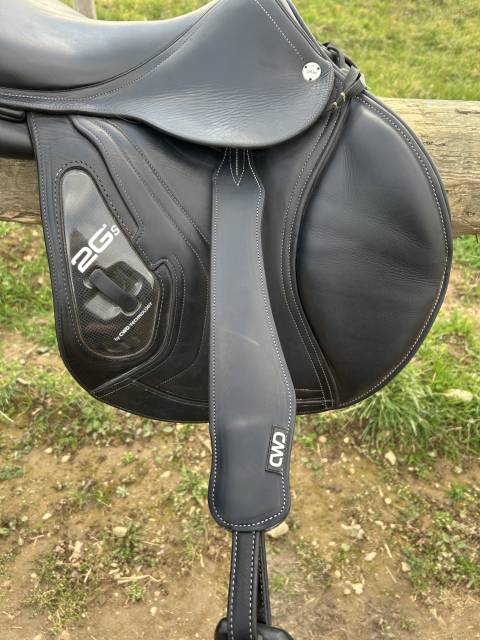 Sella da salto ostacoli CWD  17.5" - 2019