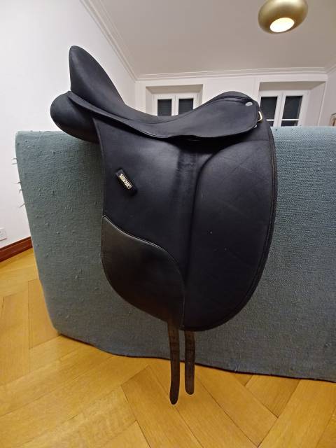 Sella da dressage Wintec  17" - 2014