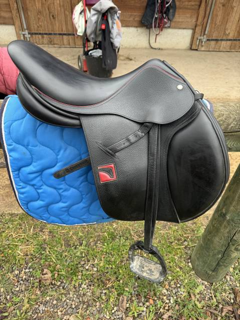 Sella da salto ostacoli Childeric  17.5" - 2019