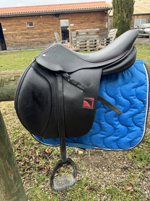 Sella da salto ostacoli Childeric  17.5" - 2019