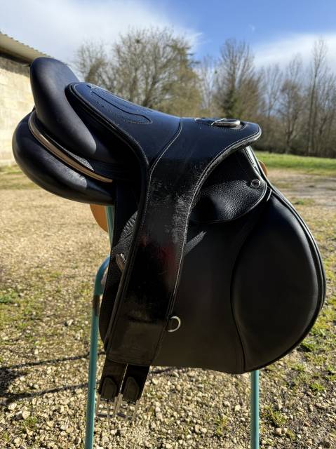 Sella da salto ostacoli CWD  17" - 2019