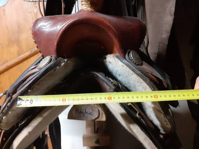 Sella western   15.5" - 2010