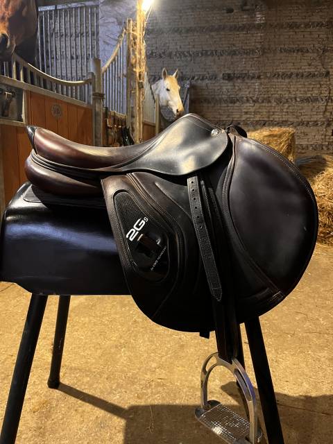 Sella da salto ostacoli CWD  17" - 2015