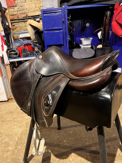 Sella da salto ostacoli CWD  17" - 2015