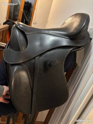 Sella da dressage Barefoot   18" - 2023