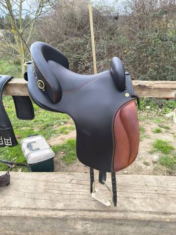 Sella da vaquera Zaldi  17" - 2024