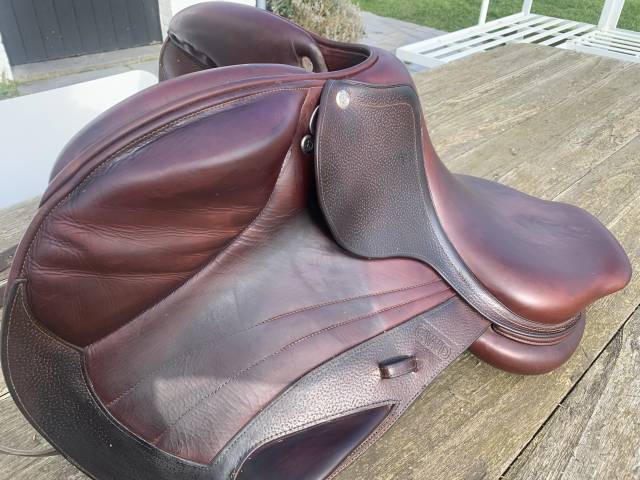 Sella da salto ostacoli CWD  17.5" - 2015