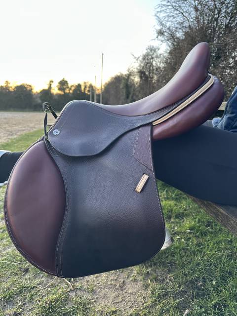 Sella da salto ostacoli CWD  17.5" - 2021