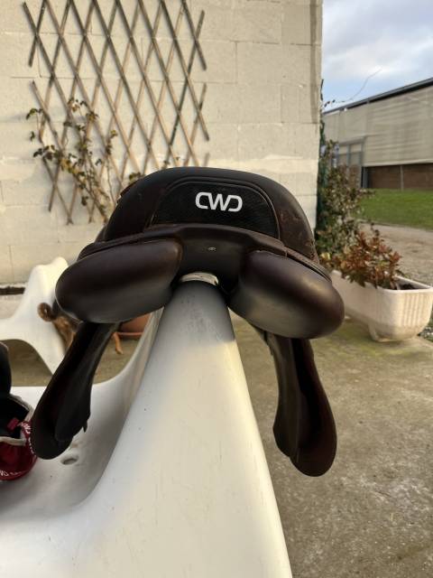 Sella da salto ostacoli CWD  17.5" - 2023