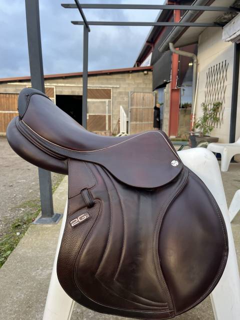 Sella da salto ostacoli CWD  17.5" - 2023