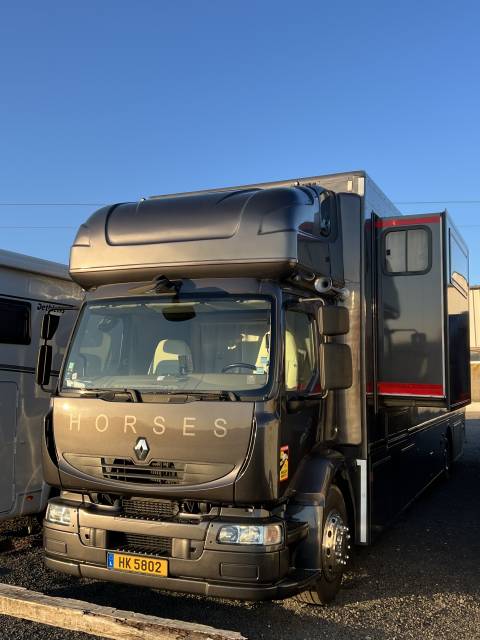 Camion per Cavalli Renault Midlum 2008 Occasione