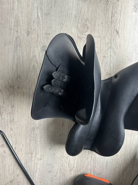 Sella da salto ostacoli Devoucoux  17.5" - 2023