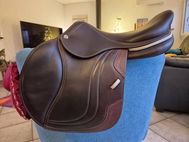 Sella da salto ostacoli CWD  17.5" - 2023