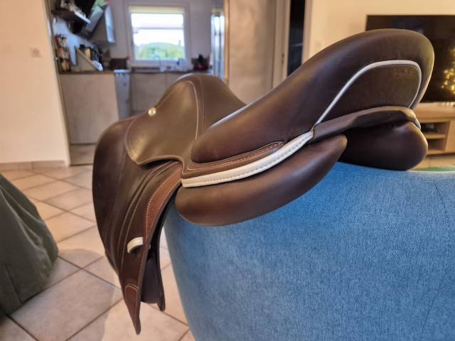 Sella da salto ostacoli CWD  17.5" - 2023