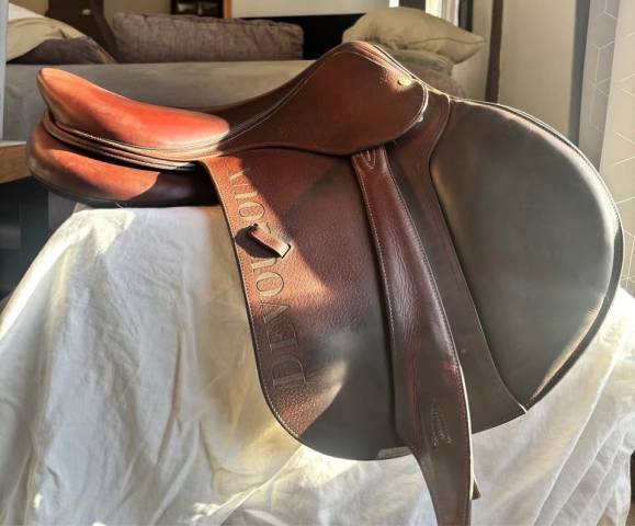 Altra sella Devoucoux  17" - 2024