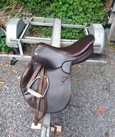 Sella da salto ostacoli Kieffer  16.5" - 1995