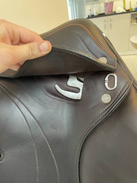 Sella da salto ostacoli Equipe  17.5" - 2023