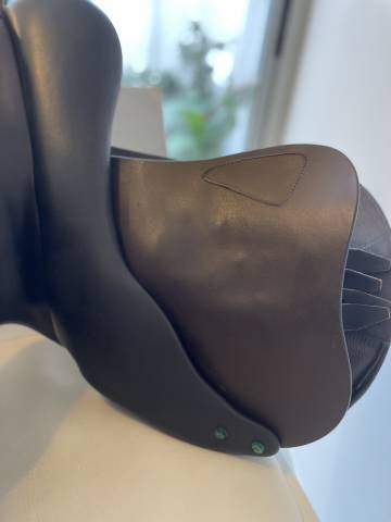 Sella da salto ostacoli Equipe  17.5" - 2023