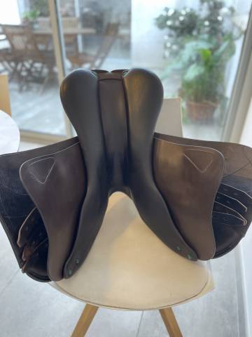 Sella da salto ostacoli Equipe  17.5" - 2023