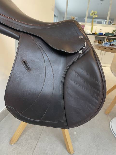 Sella da salto ostacoli Equipe  17.5" - 2023