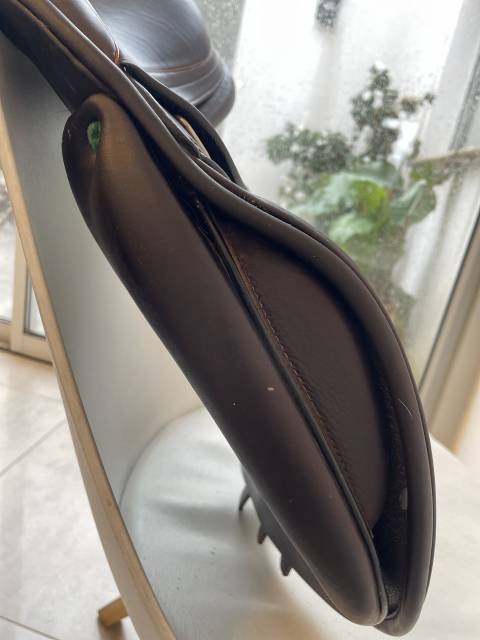 Sella da salto ostacoli Equipe  17.5" - 2023