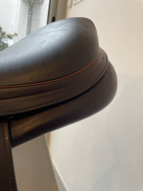 Sella da salto ostacoli Equipe  17.5" - 2023