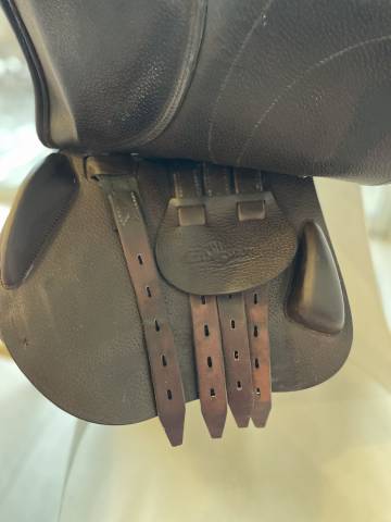 Sella da salto ostacoli Equipe  17.5" - 2023