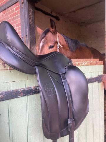 Sella da dressage Forestier  17.5" - 2021