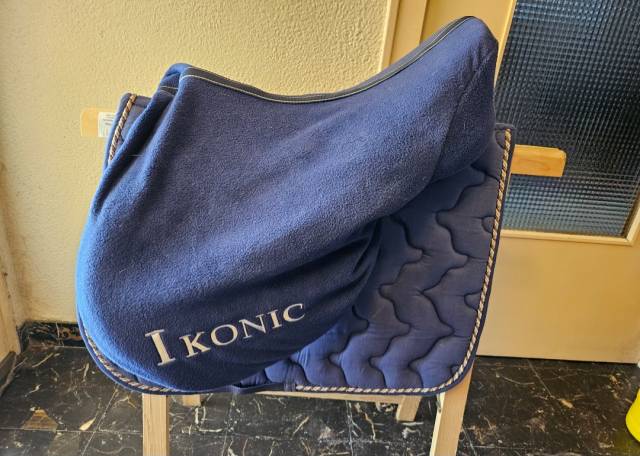 Sella da salto ostacoli Ikonic  17" - 2018