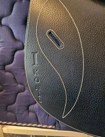 Sella da salto ostacoli Ikonic  17" - 2018