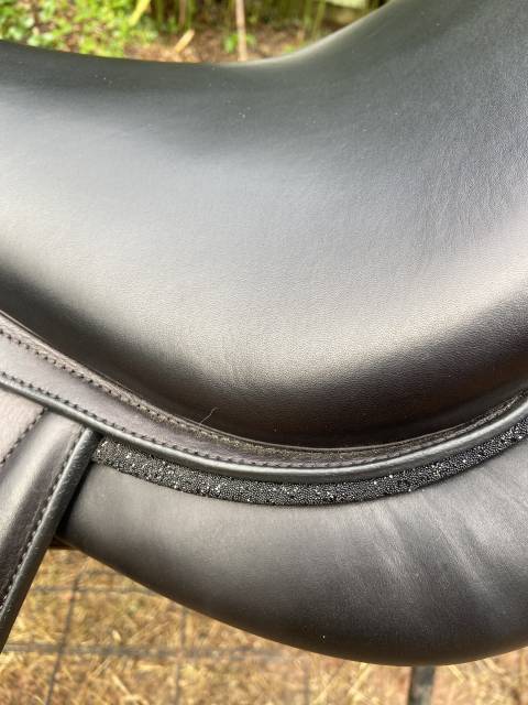 Sella da dressage Aulion  18" - 2024